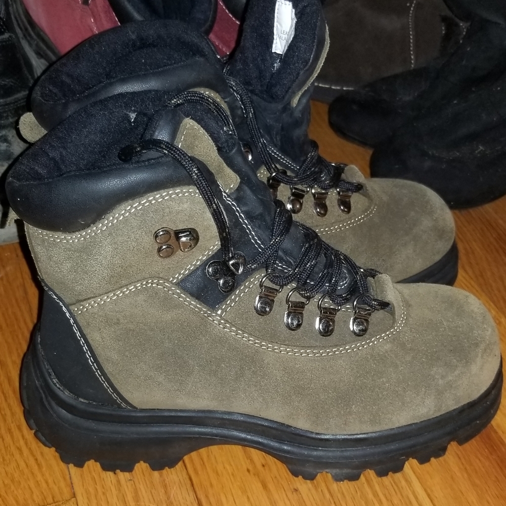 Bass boots